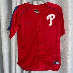 Retro Phillies jersey.